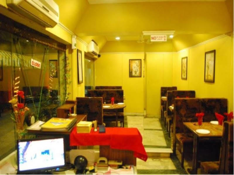 Royal Hotell Ahmedabad Exteriör bild